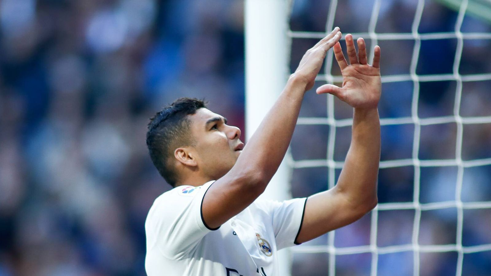 
                <strong>Casemiro</strong><br>
                Brutto-Jahresgehalt: angeblich 5,4 Millionen Euro, Vertrag bis 2021.
              