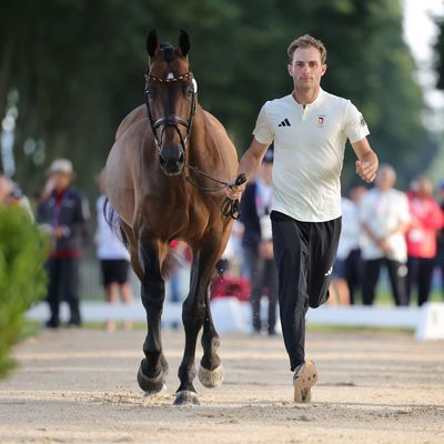 Für die deutschen Springreiter geht es um Gold.