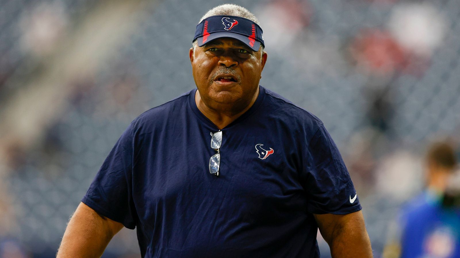 <strong>Romeo Crennel</strong><br>
                Nach der Entlassung von O'Brien wurde Crennel zum Interimstrainer der Texans ernannt. Er arbeitete zwischen 2001 und 2004 unter Belichick in New England und versuchte sich danach bei den Cleveland Browns und den Kansas City Chiefs als Head Coach. In sieben Jahren gelang nur eine Winning-Season, bei den Chiefs musste er sogar nach einer miserablen 2-14-Saison wieder die Sachen packen. Heute ist er ohne Amt.&nbsp;