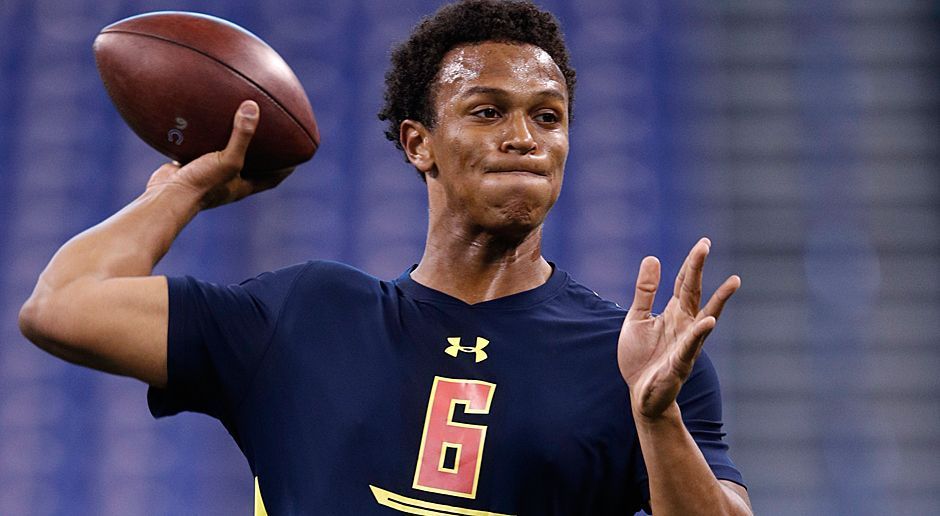 
                <strong>DeShone Kizer (Notre Dame Fighting Irish, Quarterback)</strong><br>
                DeShone Kizer (Notre Dame Fighting Irish, Quarterback)
              