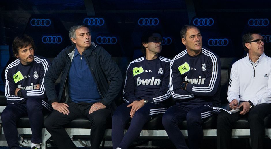 
                <strong>Jose Mourinho (2010/11-2012/13)</strong><br>
                Jose Mourinho: "The Special One" gab sich zwischen 2010 und 2013 im Bernabeu die Ehre. In den ersten neun Spielen kassierte er keine Niederlage (7 Siege, 2 Unentschieden). Das macht einen Punkteschnitt von 2,55. Wie sich das für den Defensiv-Fanatiker gehört, kassierte Real in dieser Zeit nur drei Gegentore, erzielte aber auch nur 19.
              