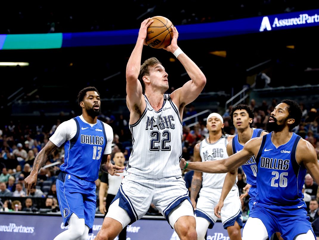 Franz Wagner (am Ball)