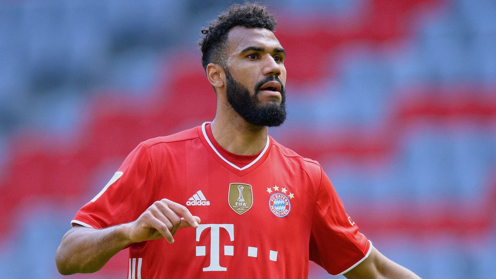 
                <strong>Angriff</strong><br>
                Eric Maxim Choupo-Moting dagegen soll einen neuen Vertrag erhalten. Nach "Bild"-Informationen befinden sich die Gespräche unmittelbar vor dem Abschluss, der im Sommer auslaufende Kontrakt des 32-Jährigen wird demnach um eine weitere Saison verlängert. Keine guten Nachrichten für Joshua Zirkzee, der im Juli von seiner Parma-Leihe zurückkehrt. Gut möglich, dass der 20-Jährige eine weitere Saison verliehen oder gar verkauft wird. Oder aber Nagelsmann kann aus dem Talent den nächsten Schritt herauskitzeln.
              