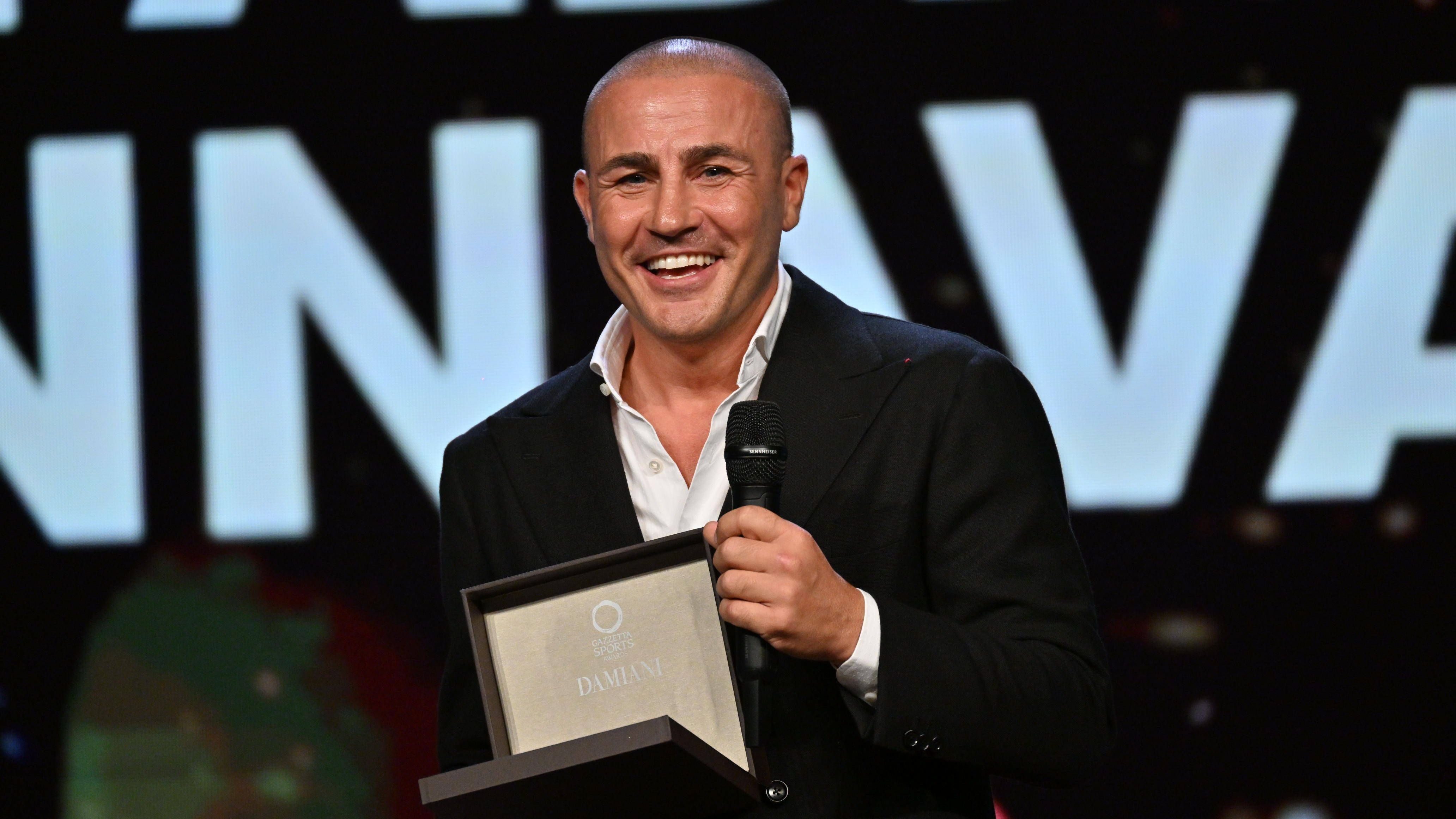 <strong>Italien: Fabio Cannavaro</strong><br>Alter: 50 Jahre<br>Position: Innenverteidigung<br>Klubs: u.a. Juventus Turin, Inter Mailand, Real Madrid, AC Parma