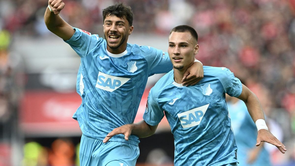 Erstes Spiel gegen den Ex-Klub für Tim Lemperle (r.)