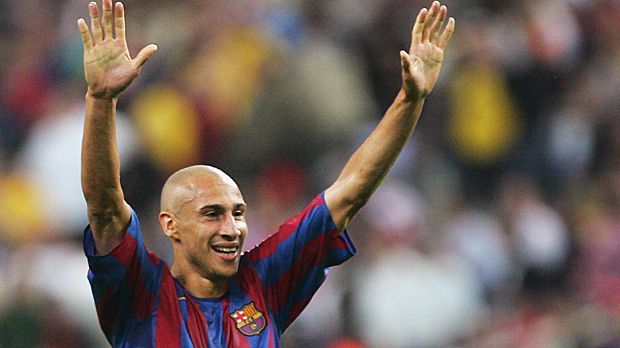 
                <strong>Henrik Larsson (FC Barcelona)</strong><br>
                Henrik Larsson wechselte 1997 ablösefrei von Rotterdam zu Celtic Glasgow. Nach sieben Jahren verlässt der Publikums-Liebling den Klub ohne Ablöse in Richtung FC Barcelona. Dort wird er drei Mal Meister und gibt im Champions-League-Finale 2006 zwei Assists zum Sieg. Danach wechselt er in seine schwedische Heimat nach Helsingborg - ablösefrei.
              