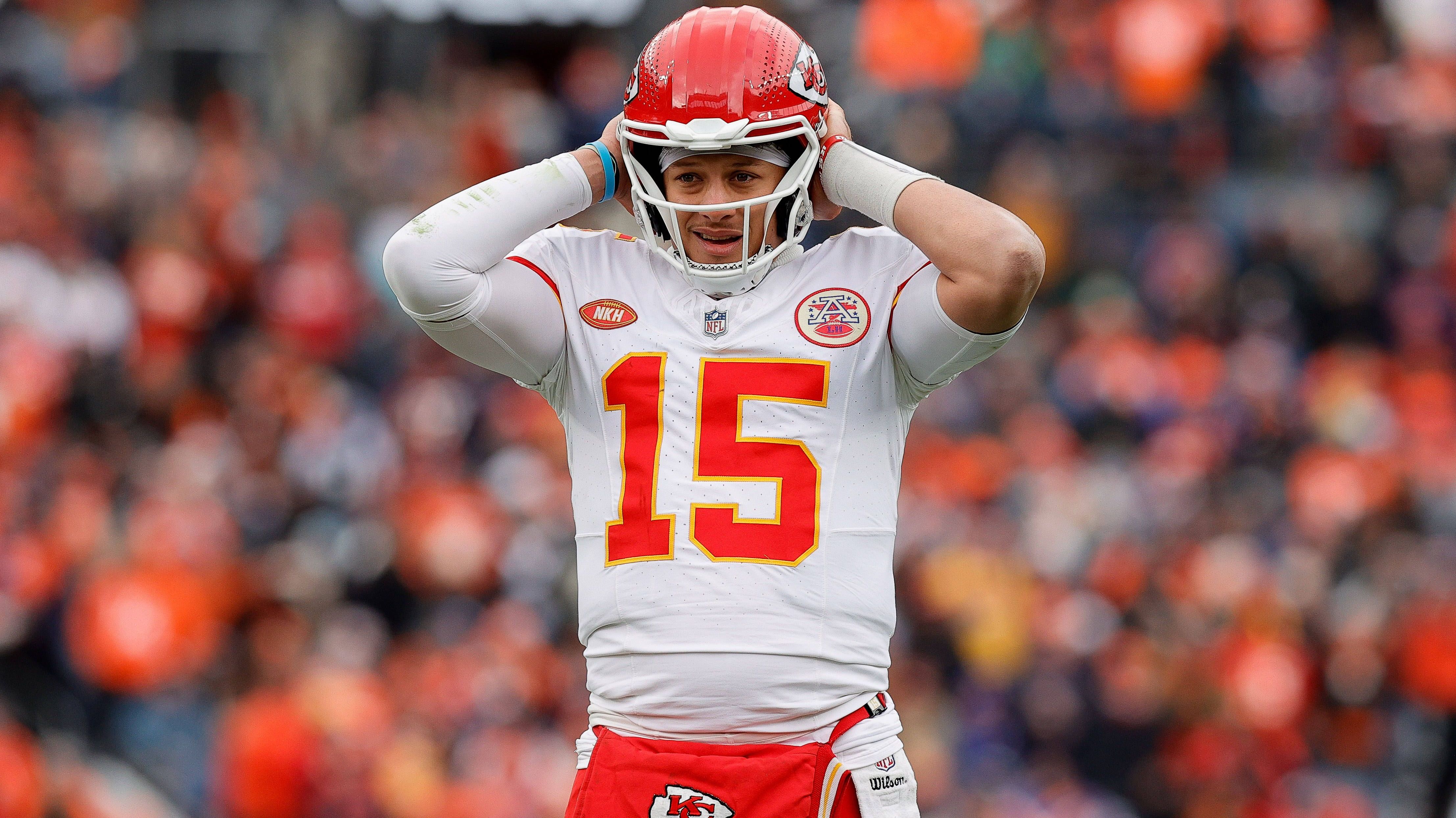 <strong>Verlierer: Patrick Mahomes (Kansas City Chiefs)<br></strong>Die Kansas City Chiefs haben am Ende der Trade-Periode in der NFL nichts gemacht - zur Überraschung einiger Experten. Die Chiefs stehen zwar bei einer Bilanz von 6:2, aber das täuscht über ein großes Problem des Titelverteidigers hinweg: Die Wide Receiver sind schlichtweg nicht gut genug und lassen Quarterback Mahomes oftmals im Stich.