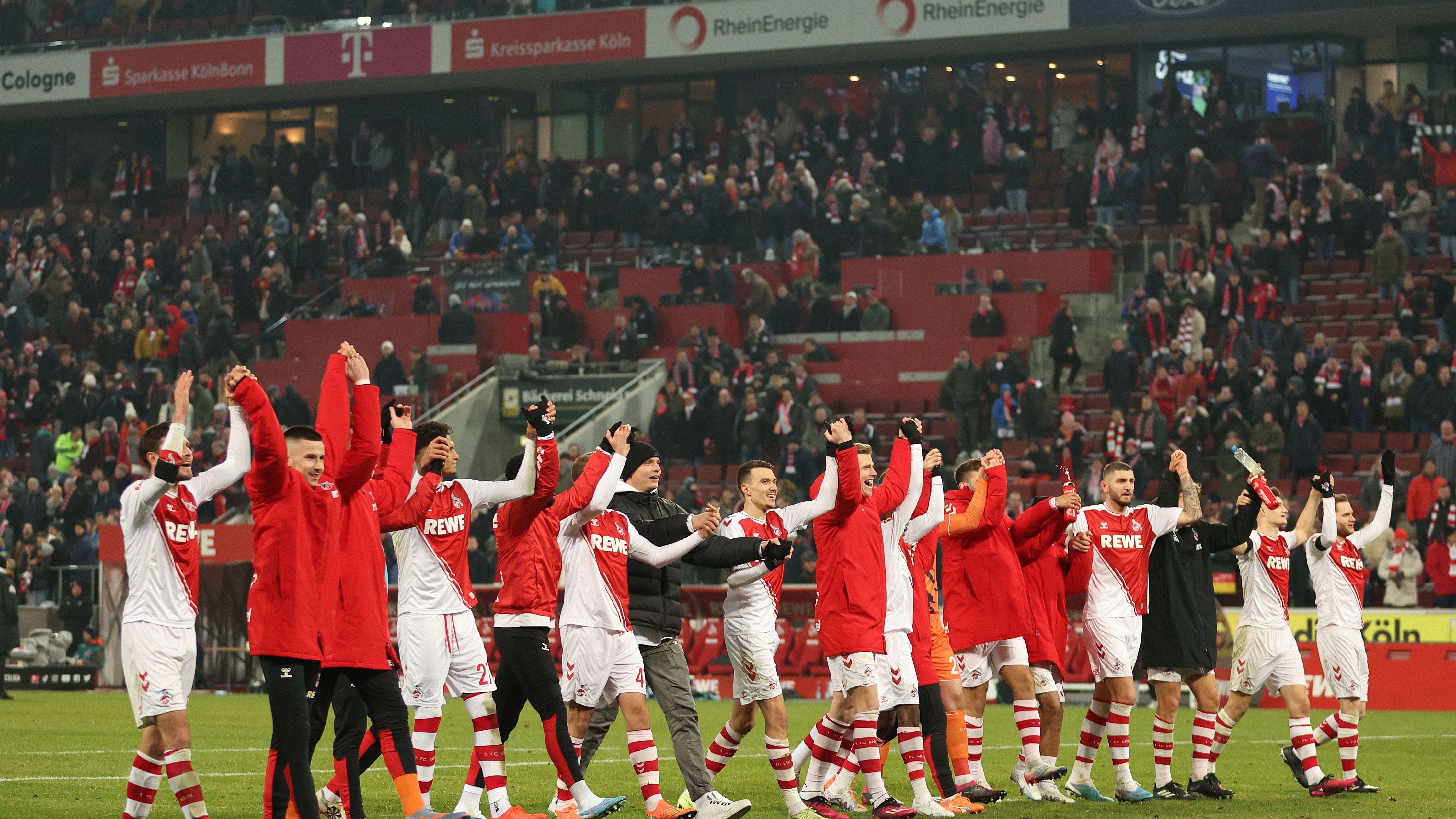 <strong>Rang 3: 1. FC Köln</strong><br>238 Euro für eine Stehplatz-Dauerkarte.<br>Sitzplatz-Dauerkarte: 489 Euro bis 978 Euro.