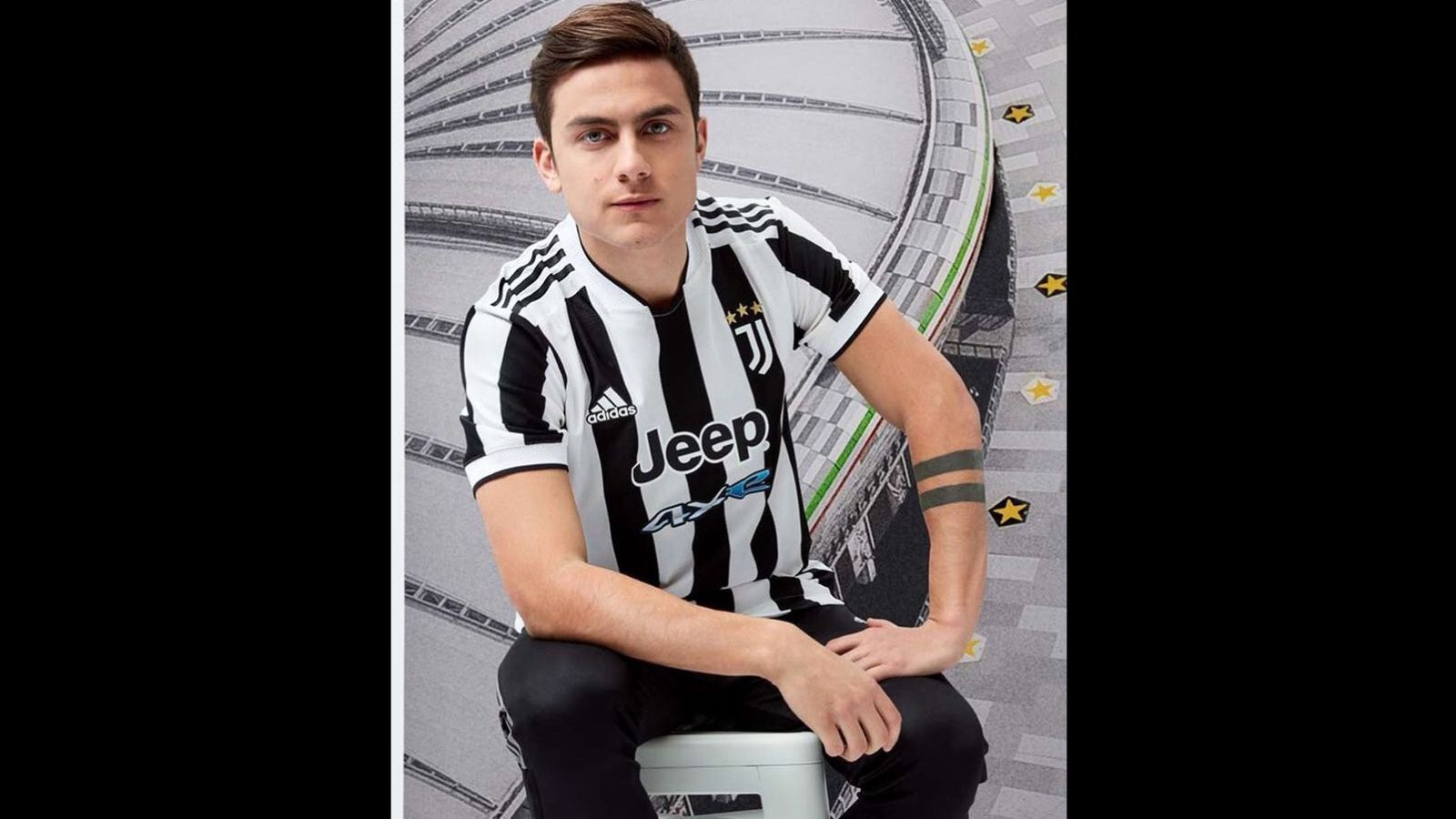 
                <strong>Juventus Turin</strong><br>
                Das Turiner Heimtrikot ist traditionell schwarz-weiß gestreift, keine Überraschung also.
              