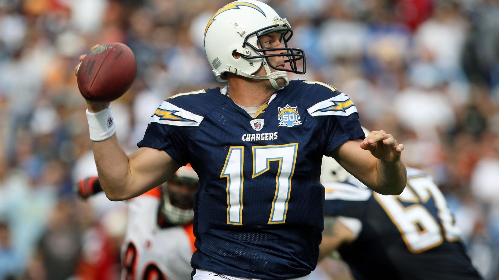 
                <strong>Platz 6: Philip Rivers</strong><br>
                66.405 YardsRegular Season: 63.440Playoffs: 2.965Aktiv: 2004 bis 2020 für die San Diego/Los Angeles Chargers und Indianapolis Colts
              