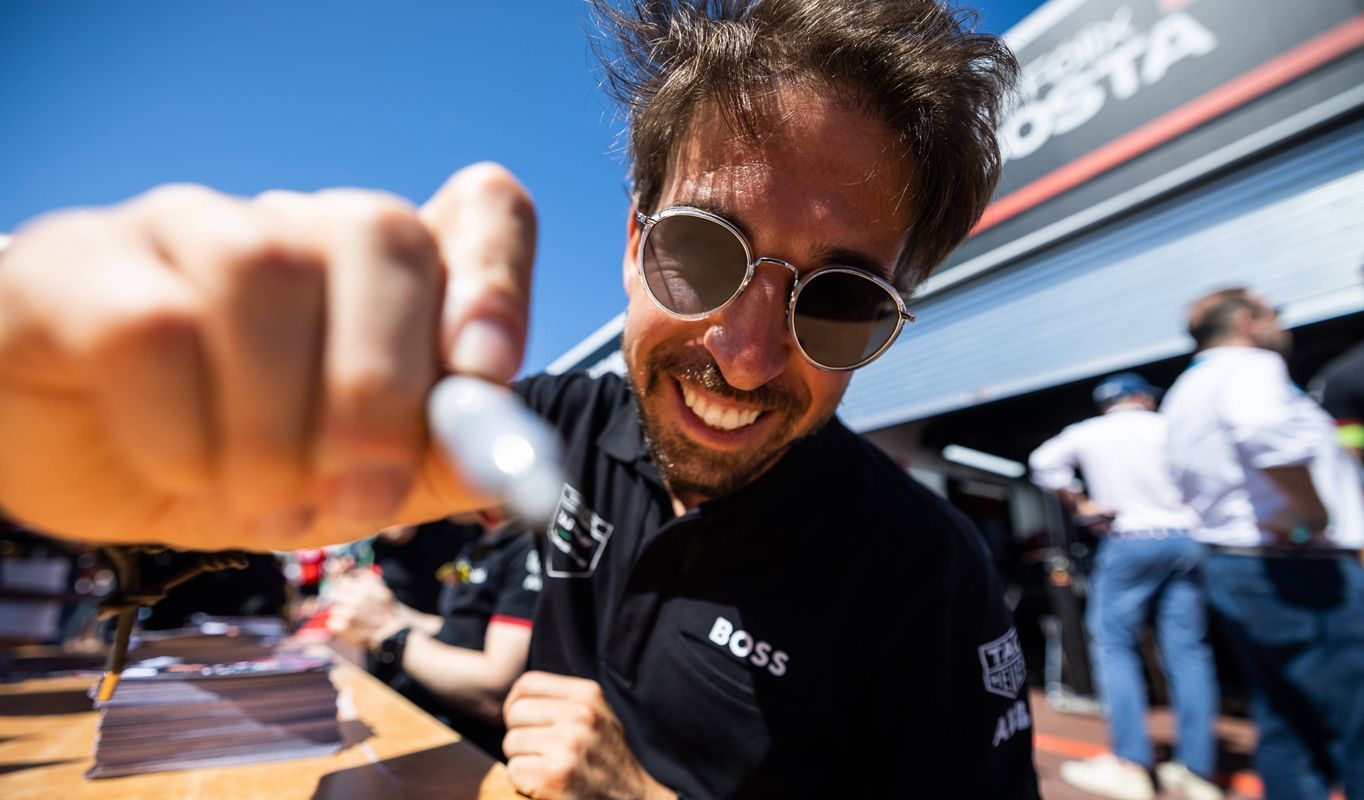 
                <strong>Platz 4: Antonio Felix da Costa (Porsche)</strong><br>
                6. Platz in der Fahrerwertung - 93 PunkteDas dritte Mal in Folge in den Punkten! Antonio Felix da Costa packte in Portland das Podium und macht mit einer Ausbeute von 15 Punkten einen großen Schritt nach vorne. Für ihn war es endlich mal wieder ein Wochenende, bei dem er Teamkollegen Pascal Wehrlein schlagen konnte.
              