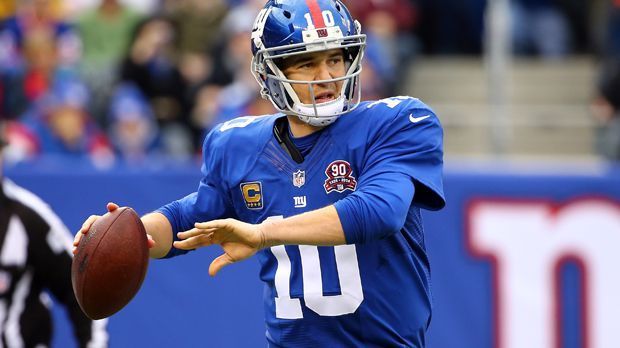 
                <strong>Eli Manning (New York Giants)</strong><br>
                Platz 8: Hier finden wir Giants-Quarterback Eli Manning (35). Der kleine Bruder von Peyton Manning rückt in der Liste immer weiter nach vorne. Im Jahr 2015 verdiente er bei den New York Giants 15,7 Millionen Dollar. Zudem hatte er noch Werbeeinnahmen in Höhe von acht Millionen Dollar, was ihm unter dem Strich 23,7 Millionen Dollar einbrachte. In diesem Jahr bekommt er allein von den Giants schon durchschnittlich 21 Millionen. Sein Vier-Jahres-Vertrag beschert ihm 84 Millionen Dollar - einschließlich eines Signing Bonus von 31 Millionen.
              