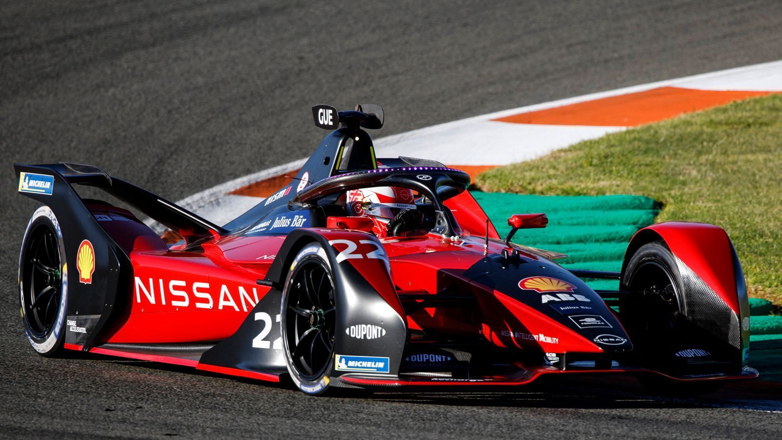 
                <strong>Nissan e.dams</strong><br>
                &#x2022; Fahrer: Sebastien Buemi und Maximilian Günther - <br>&#x2022; Antrieb: Nissan IM03<br>
              