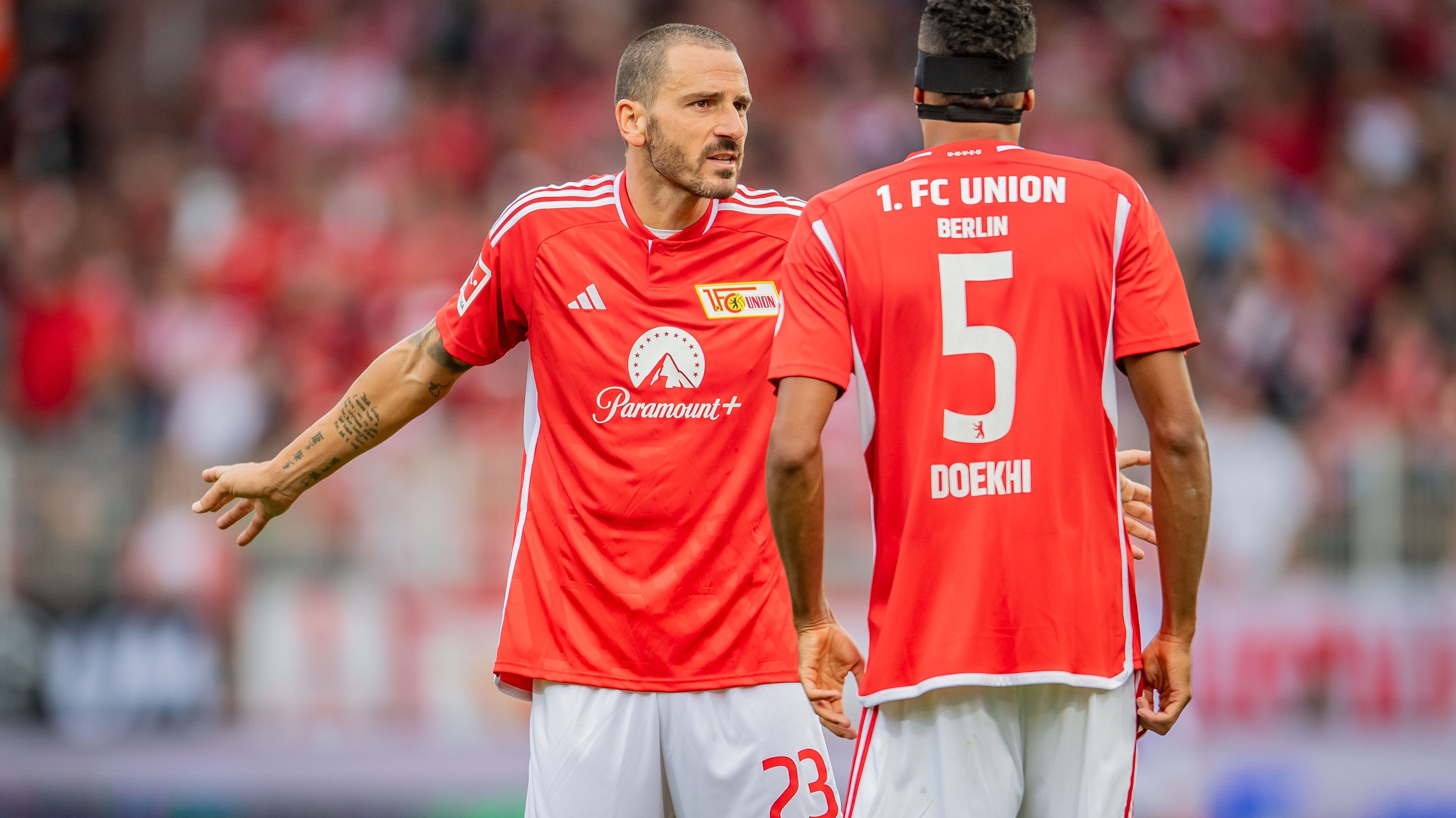 <strong>Leonardo Bonucci</strong><br>Im September wechselte Leonardo Bonucci zu Union Berlin in die Bundesliga. Doch der Start ist holprig. Nach zwei Bundesliga-Siegen zum Auftakt und dem Erreichen der zweiten Runde im DFB Pokal läuft es nicht mehr – also quasi seit Bonucci in Berlin verweilt. Die Eisernen verloren vier von vier Bundesliga- (zwei davon mit Bonucci) und die beiden Champions-League-Spiele. <strong><em>ran</em></strong> zeigt, wie es bei anderen Weltstars lief.