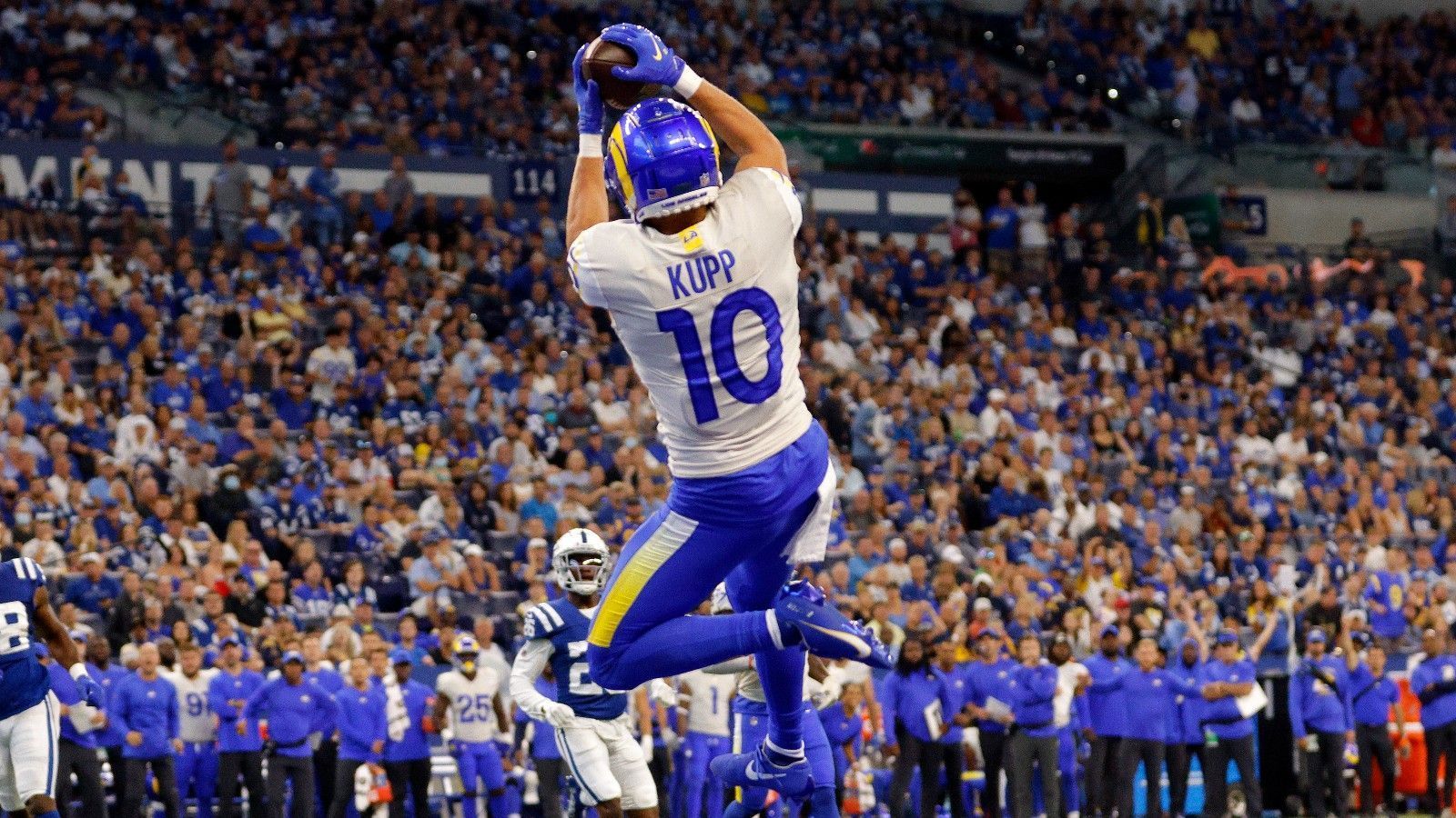 
                <strong>Cooper Kupp - Receptions</strong><br>
                Auch in der Kategorie der meisten gefangenen Bälle hat Kupp gute Chancen, sich in die Geschichtsbücher der besten Football-Liga der Welt einzutragen. Saints-Receiver Michael Thomas fing in der Saison 2019 insgesamt 149 Bälle - der Rams-Profi steht bei 138.
              