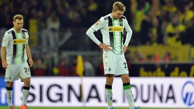 
                <strong>Christoph Kramer</strong><br>
                Christoph Kramer: Eines der schönsten Weitschusstore geht nach hinten los. Der Unglücksrabe ist Weltmeister Christoph Kramer im Signal-Iduna-Park. Er will den Ball aus dem Mittelkreis eigentlich zurück zum Torwart spielen, doch dann passiert DAS ...
              