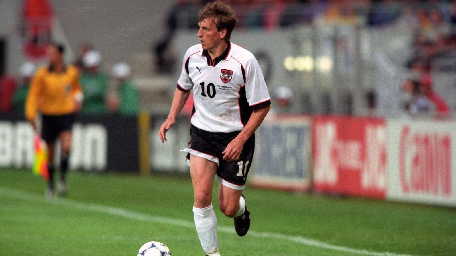 
                <strong>Österreich: Andreas Herzog</strong><br>
                103 LänderspieleDebüt am 6. April 1988 gegen Griechenland (2:2)
              