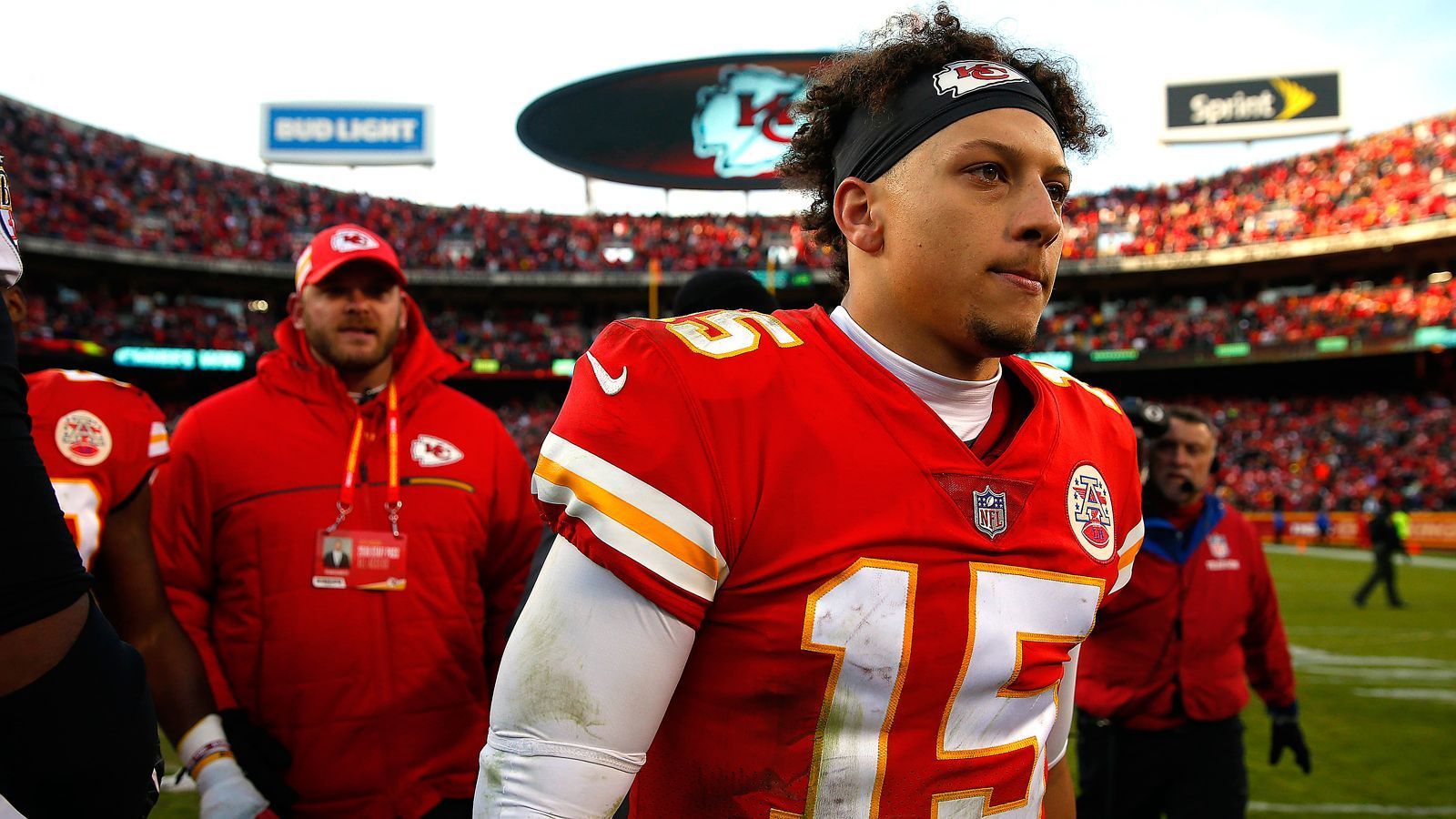 
                <strong>Patrick Mahomes' Gehalt 2030</strong><br>
                50.450.000 Dollar - Grundgehalt: 27.000.000 - Rosterbonus: 22.900.000 - Workout Bonus: 550.000
              