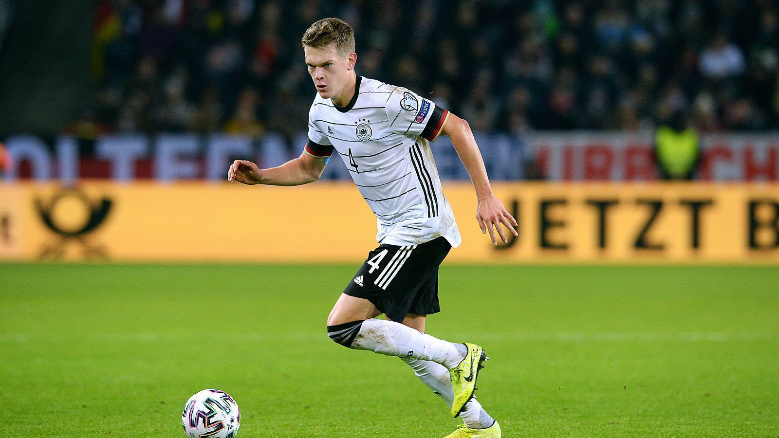 
                <strong>Abwehr</strong><br>
                Matthias Ginter (Borussia Mönchengladbach): In fast jedem Qualifikationsspiel in der Startelf und nach seinem Premierentor für Deutschland gegen Weißrussland mit einer Extraportion Motivation. In der Innenverteidigung gesetzt, sollte Süle nicht dabei sein, dann Chef in der eigenen Defensive. ran-Fazit: Sicher dabei
              