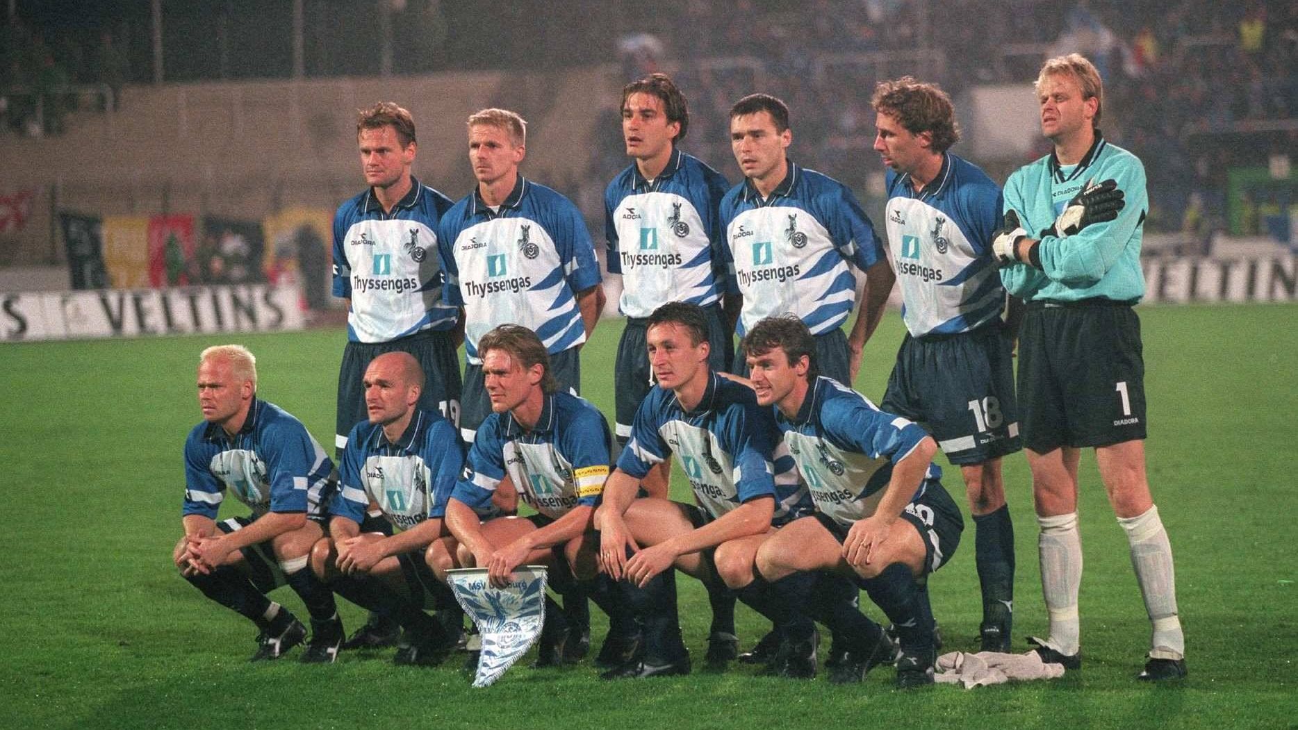 <strong>MSV Duisburg</strong>&nbsp;<br>Auch der MSV Duisburg, der in die Regionalliga abgestiegen ist, war einmal erfolgreich. Als Finalist um den DFB-Pokal durften die "Zebras" in der Spielzeit 1998/99 am Europapokal der Pokalsieger teilnehmen, verloren allerdings gleich in der 1. Runde gegen den KRC Genk. 1975/76 nahmen sie zudem am UEFA-Pokal teil.&nbsp;