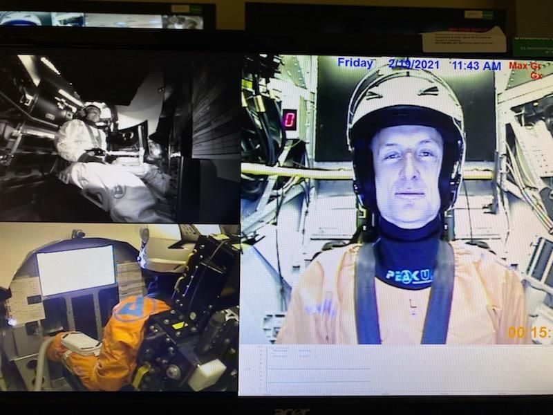 Matthias Maurer in der Zentrifuge: Für ihre Astronauten und Astronautinnen stellt die ESA sicher, dass sie die enormen Kräfte während Start und Landung aushalten.