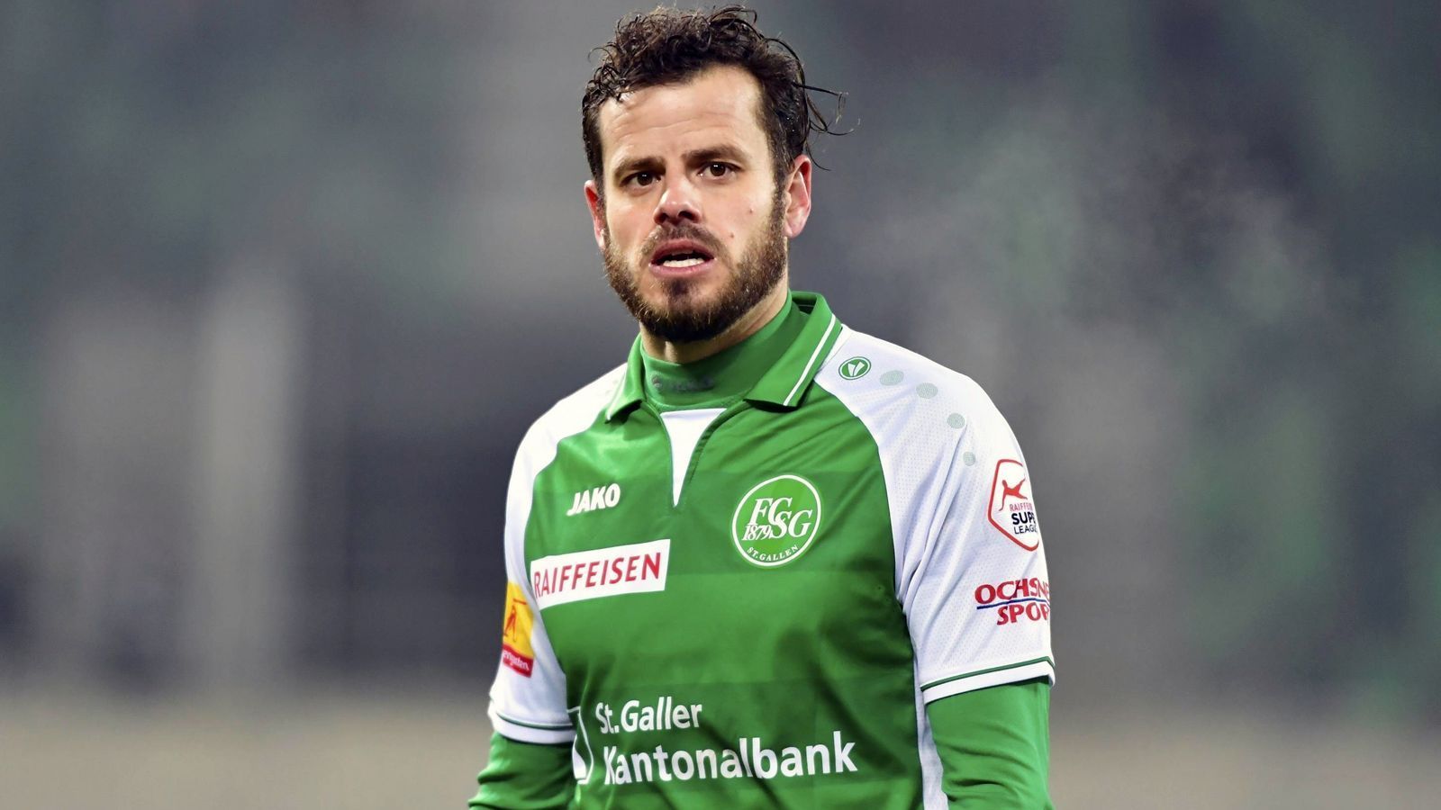 
                <strong>Tranquillo Barnetta (FC St. Gallen)</strong><br>
                Nach 17 Jahren als Profi ist es für den früheren Bundesligaspieler Tranquillo Barnetta im Sommer 2019 vorbei mit dem Fußball. Der 33-jährige Schweizer, früher unter anderem für Leverkusen, Hannover, Frankfurt oder Schalke am Ball, ließ die Karriere bei seinem Jugendverein FC St. Gallen in der ersten Schweizer Liga ausklingen.
              