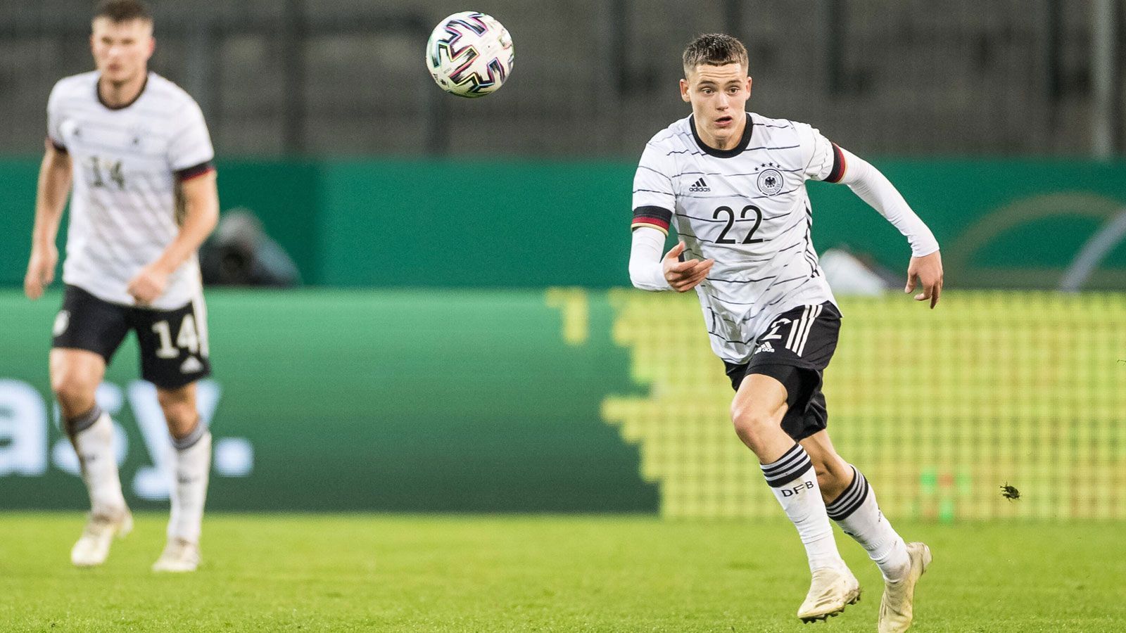 
                <strong>Florian Wirtz</strong><br>
                &#x2022; Position: Mittelfeld/Angriff -<br>&#x2022; Alter: 17 Jahre -<br>&#x2022; Verein: Bayer Leverkusen<br>
              
