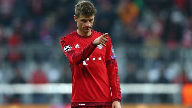 
                <strong>Die jüngsten Spieler mit 50 Champions-League-Siegen</strong><br>
                Mit dem 4:0-Erfolg des FC Bayern München in der Gruppenphase der Champions League gegen Olympiakos Piräus hat sich Thomas Müller in die Geschichtsbücher eingetragen: Er ist laut Datenlieferant "Opta" der jüngste Spieler der 50 Partien in der Königsklasse gewinnen konnte. Damit reiht sich der Angreifer vor hochkarätige Namen ein.
              