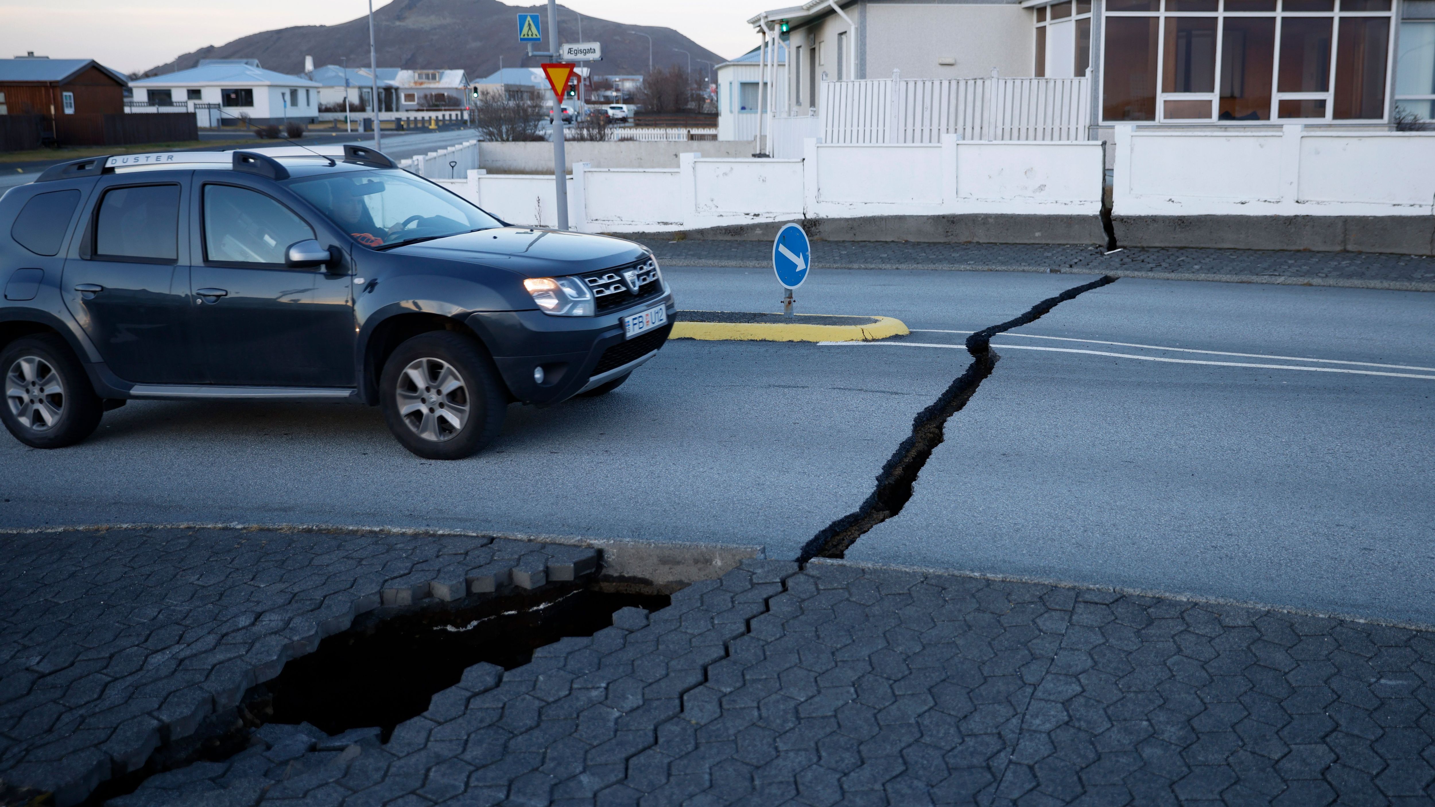 Nach der Evakuierung durften Bewohner:innen kurzzeitig nach Grindavik zurückkehren, um persönliche Dinge zu holen.&nbsp;