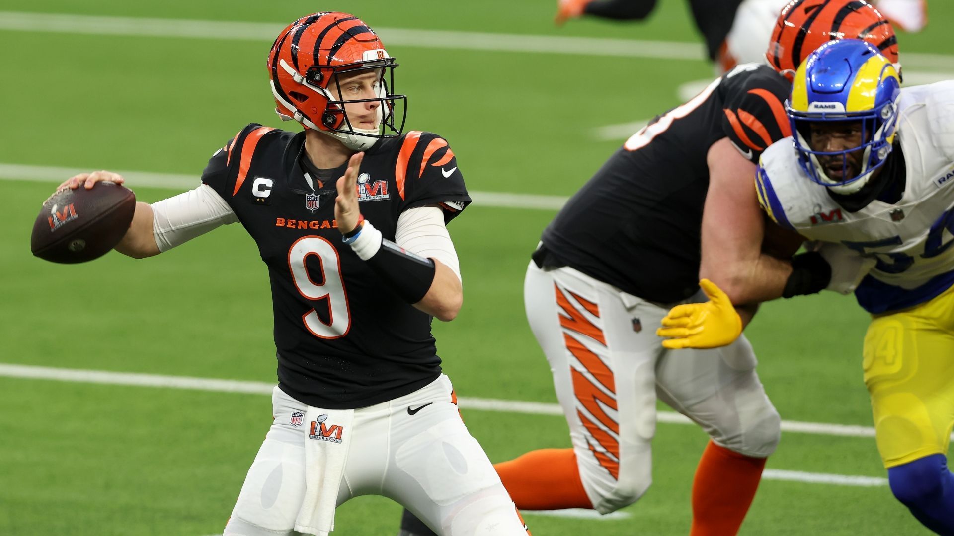 
                <strong>Platz 5: Joe Burrow </strong><br>
                Team: Cincinnati BengalsOverall Rating: 90Key Stats: Awareness: 92 - Throwing Power: 87 - Throwing Accuracy: 97 (short), 97 (medium), 86 (deep)
              