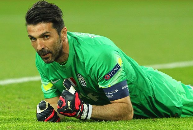 
                <strong>Gianluigi Buffon: Das ist meine Traumelf</strong><br>
                Gianluigi Buffon gehört zu den großen Namen der Fußballgeschichte. Der "Daily Mail" hat der Torwart von Juventus Turin nun seine Traumelf der Champions-League-Geschichte präsentiert. 
              