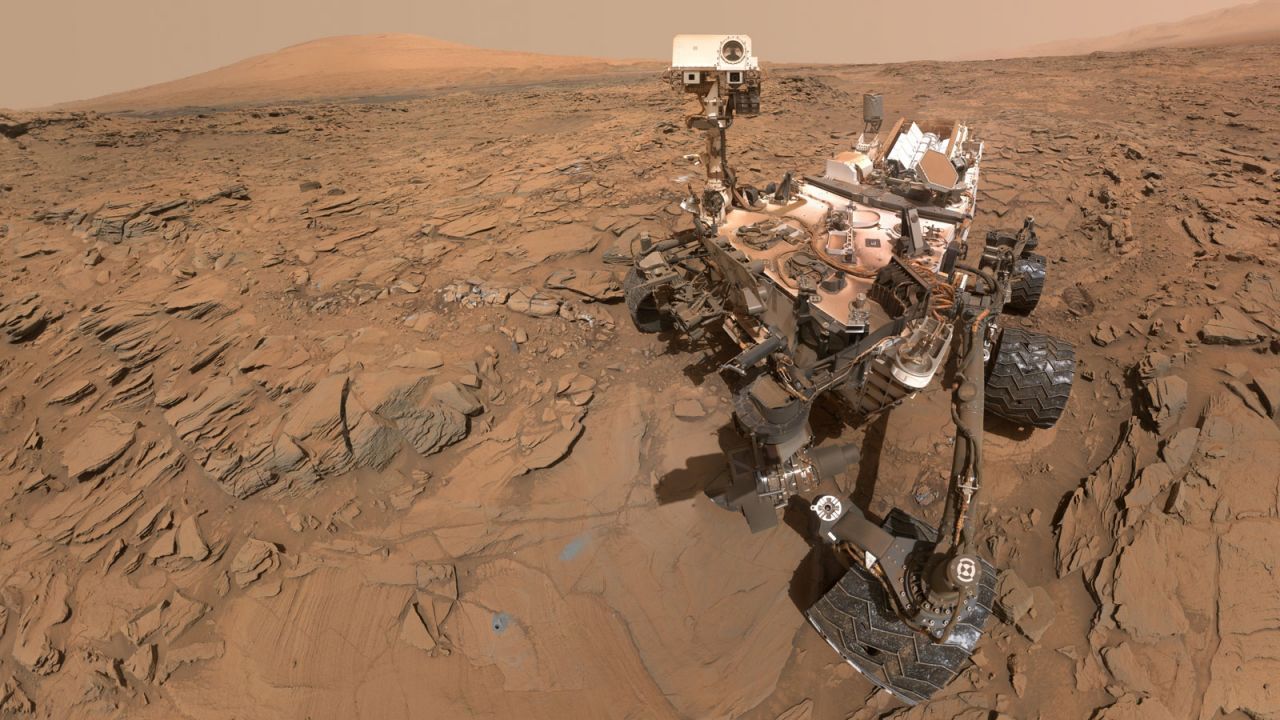 Der 2011 gestartete Curiosity-Rover, so groß wie ein Kleinwagen, ist ein wichtiger Wassersucher für die NASA.