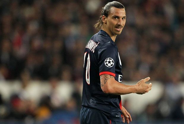 
                <strong>Wie viel Zeit bleibt Zlatan noch? </strong><br>
                Paris ist ausgeschieden - Ibrahimovic läuft die Zeit davon! Wenn der Schwede die Champions League gewinnen will, sollte er sich beeilen. "Ibra" ist 33 Jahre alt, sein Vertrag läuft nur 2016. Für einen der besten Stürmer der letzten zehn Jahre ist seine Bilanz verheerend ...
              