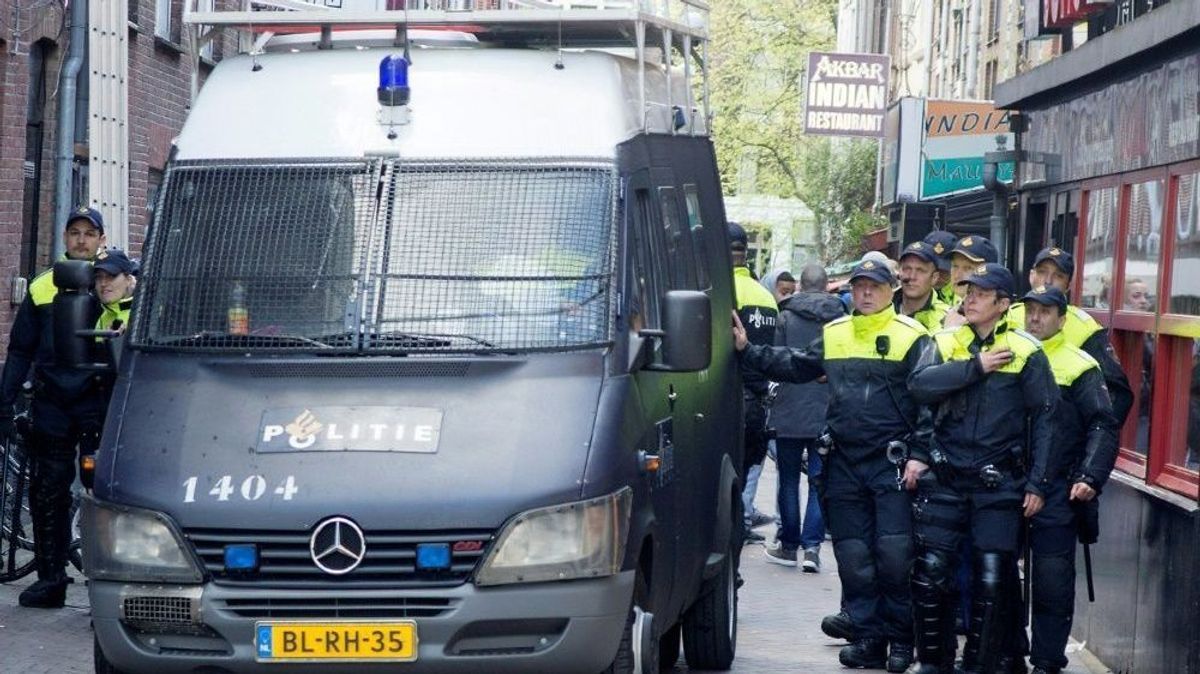 Die Polizei in Amsterdam nahm 120 Juve-Anhänger fest