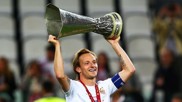 
                <strong>Ivan Rakitic (FC Sevilla)</strong><br>
                Ivan Rakitic: Beim FC Schalke 04 konnte der Kroate unter Trainer Felix Magath nicht Fuß fassen und wechselte im Winter 2011 zum FC Sevilla. Die "Königsblauen" freuten sich über 2,5 Millionen Euro Ablöse. Mittlerweile würden sie den Mittelfeld-Star vom FC Barcelona dafür aber nicht mehr zurück bekommen. 
              