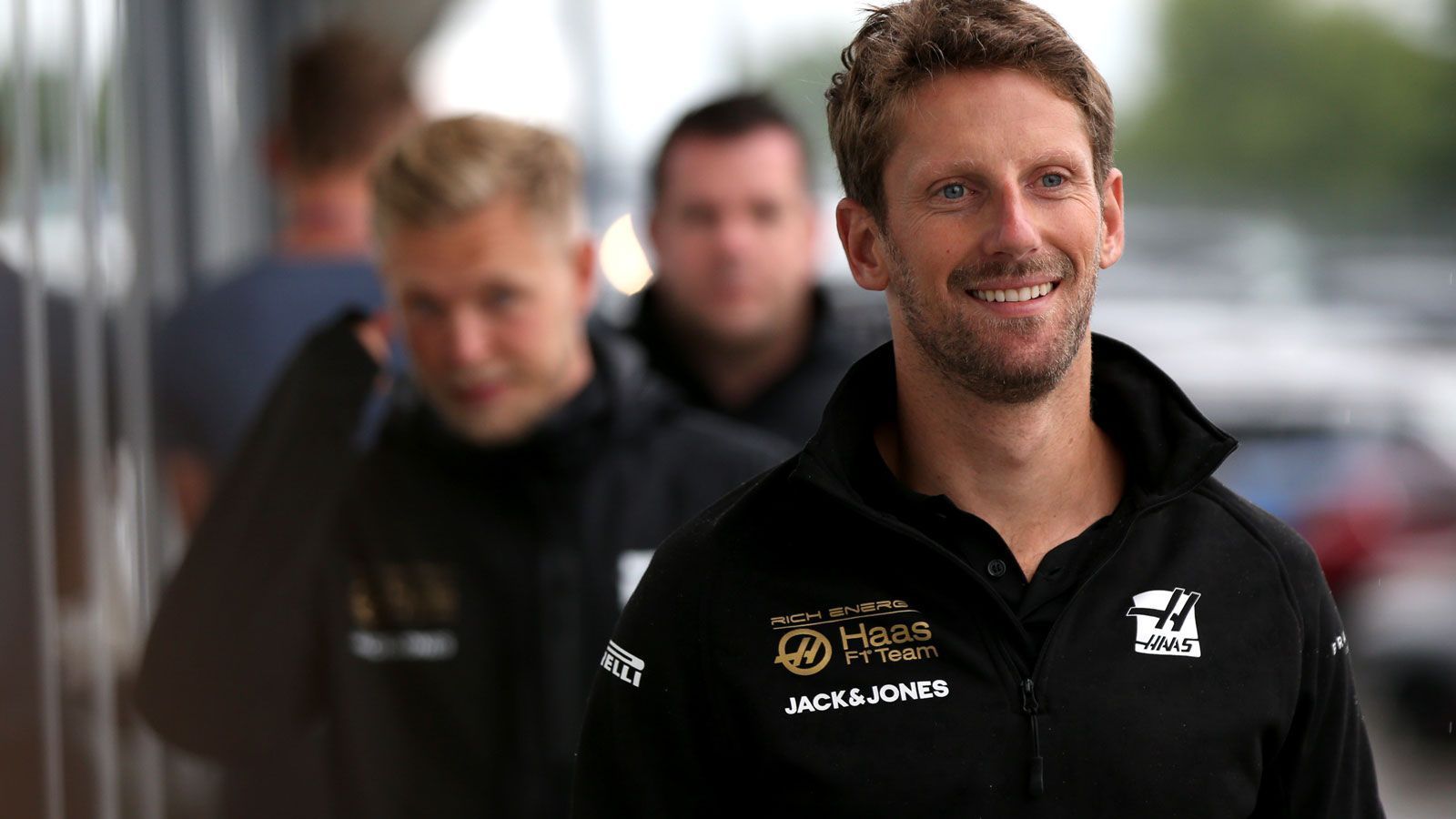 
                <strong>Romain Grosjean (Haas F1 Team)</strong><br>
                Romain Grosjean drohte wochenlang das Aus in der Formel 1, er machte sich schon über Alternativen wie die DTM Gedanken. Doch dann die etwas überraschende Verlängerung: Der Franzose bleibt 2020 an Bord.Vertrag bis: Ende 2020
              