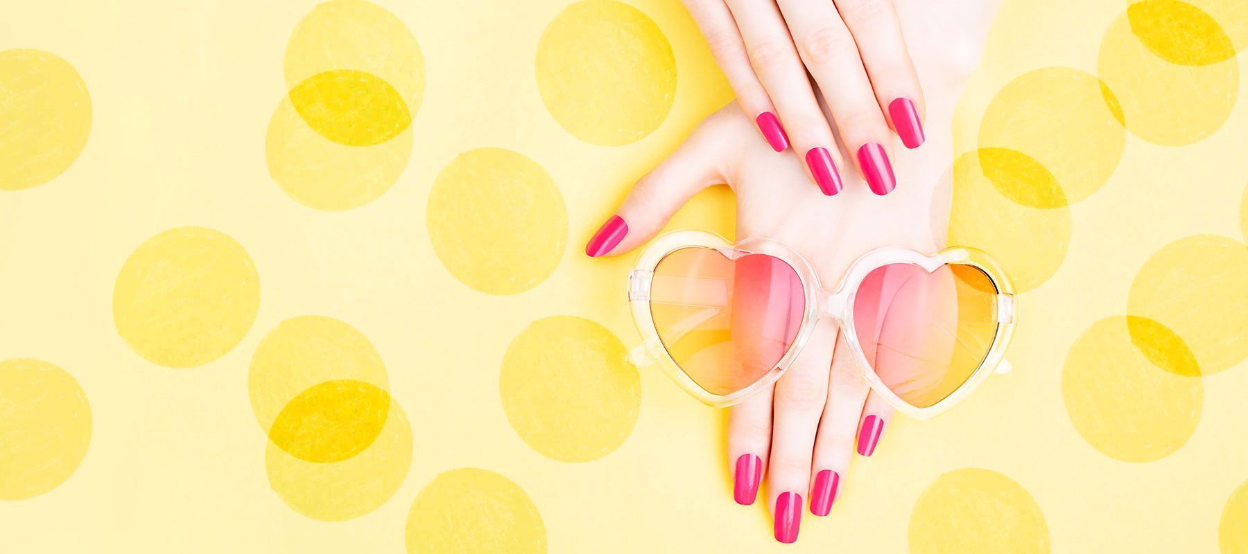 Warum du diesen Frühling auf rosafarbenen Nagellack setzen solltest, erfährst du im Artikel! 
