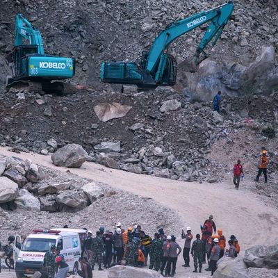 Kalksteinmine in Indonesien rutscht ab – mehrere Tote und Verletzte
