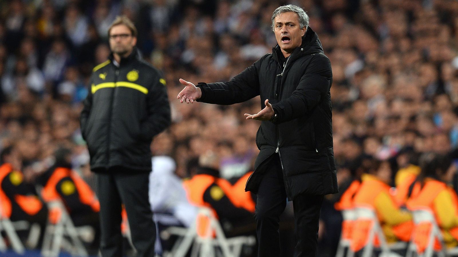 
                <strong>Borussia Dortmund - Real Madrid 4:1 (24. April 2013)</strong><br>
                Als Trainer von Real Madrid kam Mourinho im Halbfinal-Hinspiel nach Dortmund und wurde von Jürgen Klopp ausgecoacht. Der BVB siegte in einer epischen Nacht mit 4:1 gegen die "Galaktischen". Robert Lewandowski erzielte dabei alle vier Treffer für die Dortmunder, die damit den Grundstein für den späteren Finaleinzug legten. 
              