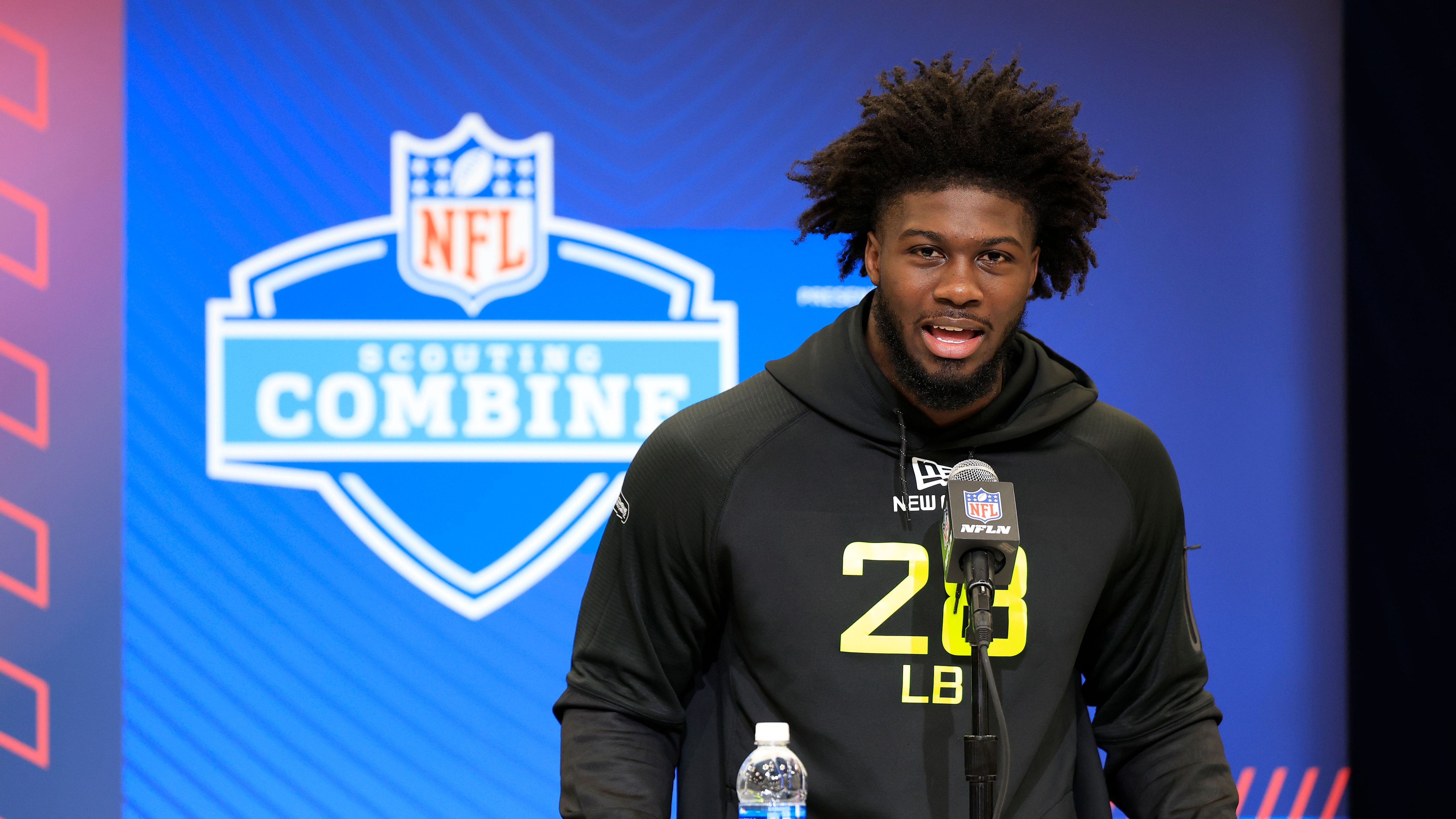 <strong>University of Georgia</strong><br>NFL:<br>- Mykel Williams (49ers)<br>- Jalon Walker (Falcons; Bild)<br>- Malaki Starks (Ravens)<br>- Tate Ratledge (Lions)<br>- Dylan Fairchild (Bengals)<br>- Jared Wilson (Patriots)<br>- Arian Smith (Jets)<br>- Trevor Etienne (Panthers)<br>- Tyrion Ingram-Dawkins (Vikings)<br>- Smael Mondon Jr. (Eagles)<br>- Warren Brinson (Packers)<br>- Dan Jackson (Lions)<br>- Dominic Lovett (Lions)<br>NBA:<br>- Asa Newell (Pelicans, zu den Hawks getradet)