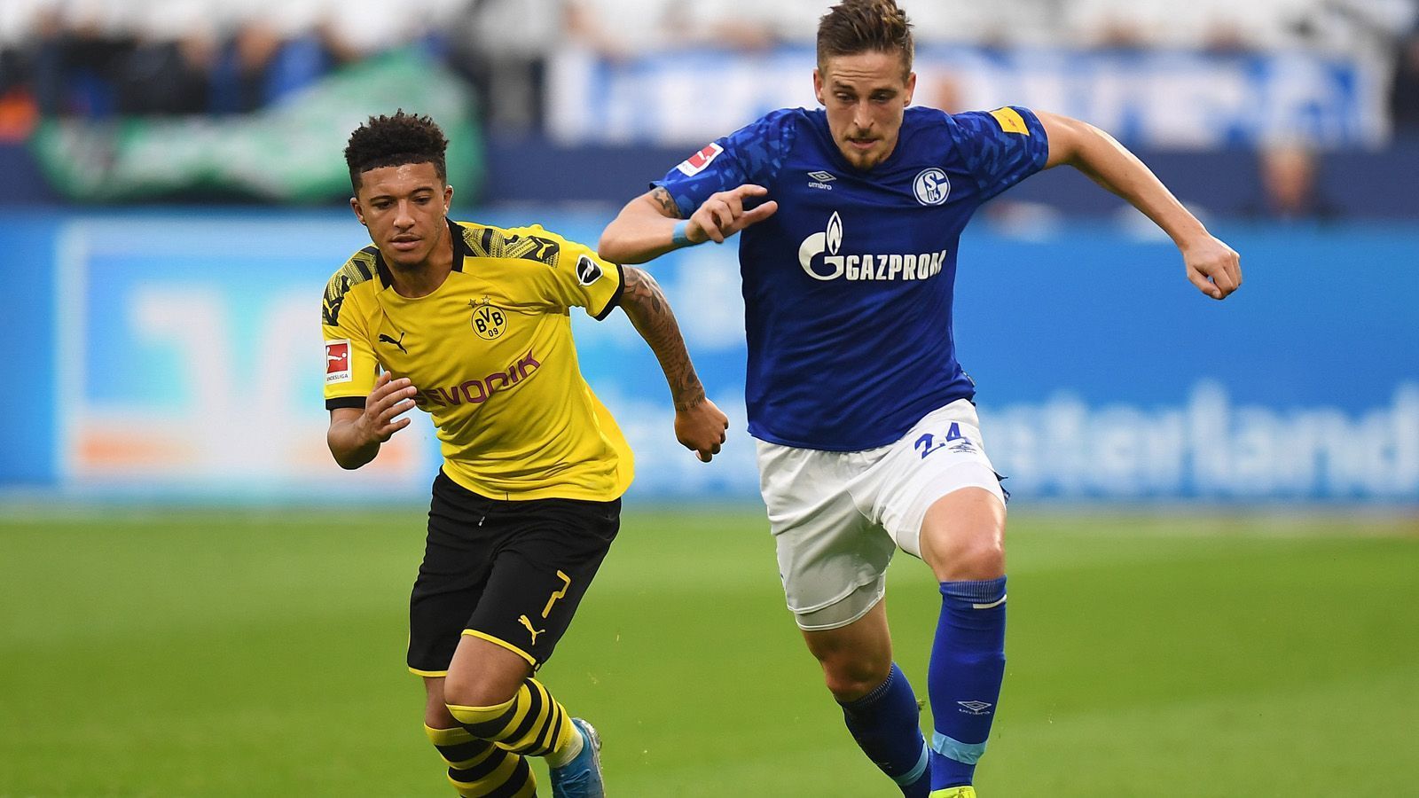 
                <strong>Bastian Oczipka (Schalke 04)</strong><br>
                Gegen Sancho und Piszczek hält Oczipka seine linke Abwehrseite 75 Minuten lang schadlos. Mit seinen Standards sorgt Oczipka immer wieder für Gefahr. In der Dortmunder Schlussoffensive aber zunehmend mit Problemen. ran.de-Note: 
              