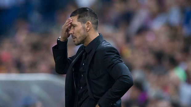 
                <strong>Die Trainer-Flops der Saison: Für wen läuft die Zeit ab?</strong><br>
                Einige Top-Vereine verpassen einen guten Start und bleiben hinter den eigenen Erwartungen zurück. Bei viele Klubs wächst der Druck - vor allem auf die Trainer. Liverpool trennte sich bereits von Brendan Rodgers und auch anderen Coaches könnte dieses Schicksal ereilen. ran.de zeigt welche Trainerstühle wackeln.
              