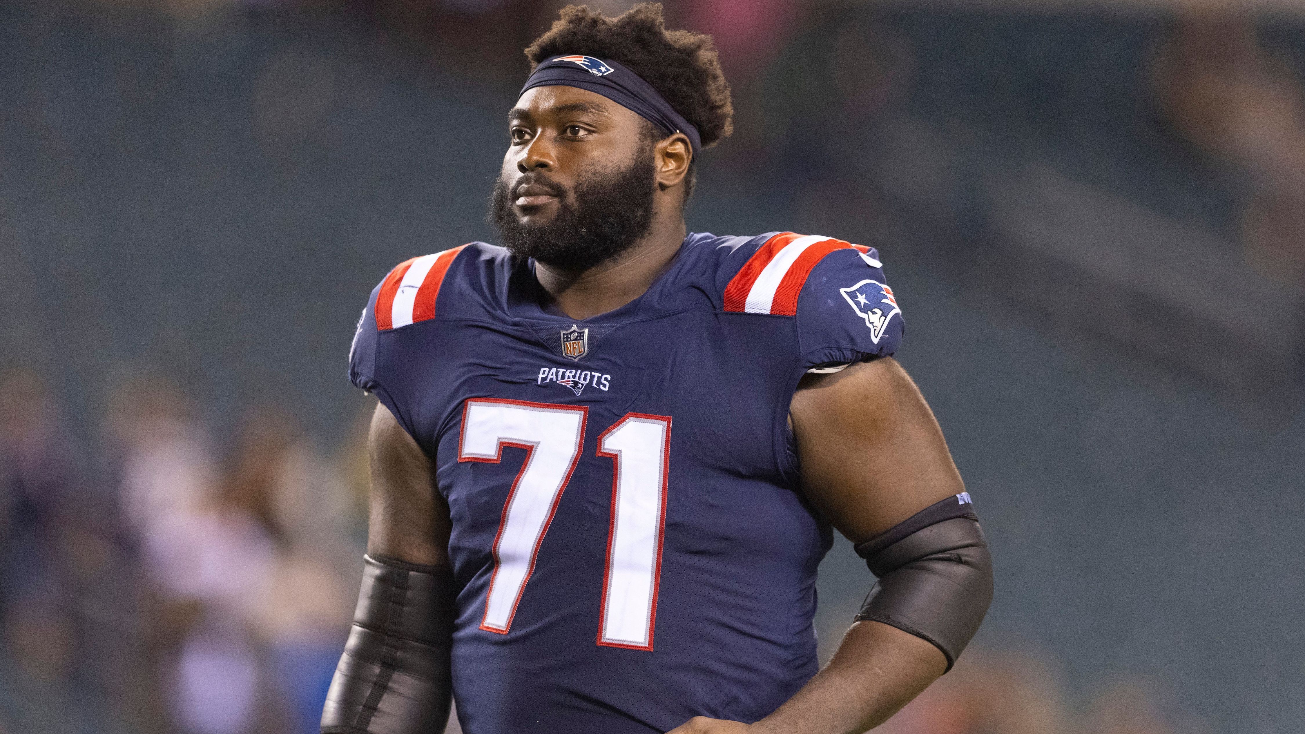 <strong>New England Patriots: Mike Onwenu</strong><br>Position: Right Tackle<br>Gehalt 2025: 21 Millionen US-Dollar<br>Vertragsende: 2027