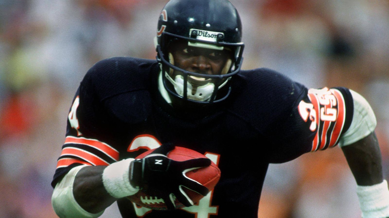 
                <strong>Chicago Bears: Walter Payton (Running Back) </strong><br>
                Payton wird oft als einer der besten Running Backs aller Zeiten betrachtet und war ein Eckpfeiler der legendären Bears-Teams der 1980er Jahre.
              
