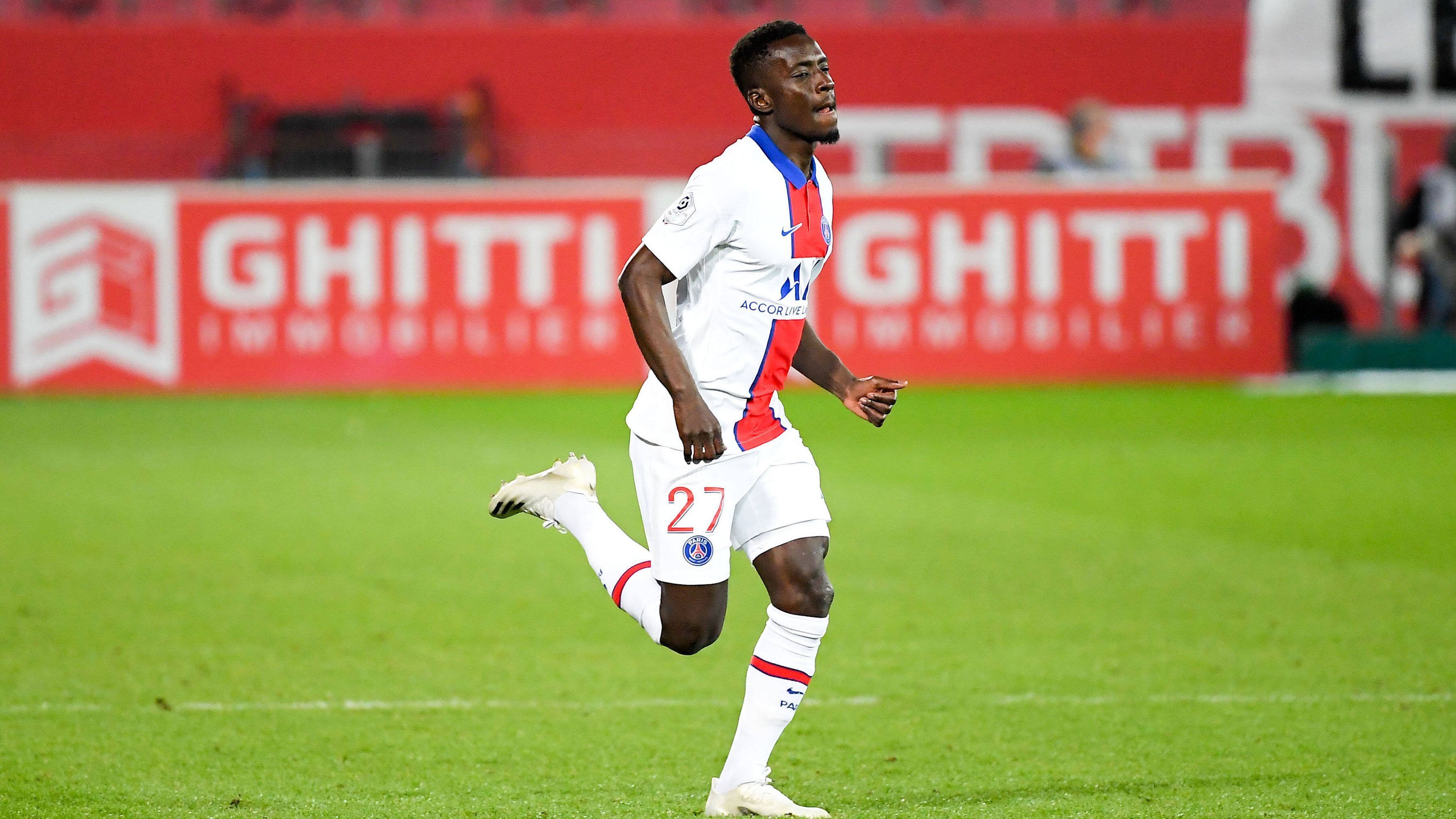 
                <strong>Idrissa Gueye (Mittelfeld)</strong><br>
                Jahresgehalt: 6 Millionen Euro.
              