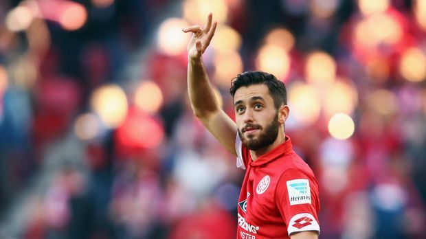 
                <strong>1. FC Mainz 05</strong><br>
                1. FSV Mainz 05: Yunus Malli ist seit Monaten ein Abschiedskandidat bei den Rheinhessen. Bislang fand sich allerdings keiner, der bereit war, einen zweistelligen Millionen-Betrag zu berappen. Vielleicht tut sich ja in der Winterpause etwas. Sonstige Veränderungen sind nicht geplant.
              