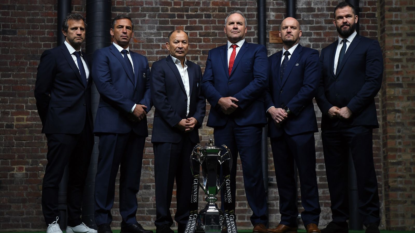 
                <strong>Favoritencheck zur Rugby Six Nations 2020</strong><br>
                Ab dem 1. Februar zeigen ProSieben MAXX und ran.de das Rugby Six Nations Turnier 2020 live. Vorab macht ran-Rugby-Experte Jan Lüdeke schon mal den Favoritencheck für das Rugby Six Nations Turnier. 
              