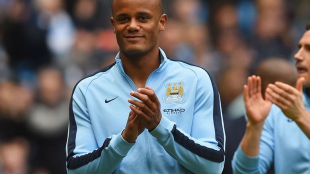
                <strong>Innenverteidiger: Vincent Kompany</strong><br>
                Innenverteidiger: Vincent Kompany. "Großartig im Eins-gegen-Eins", urteilt Lampard über den Verteidiger von Manchester City, der vor einigen Jahren auch in der Bundesliga für den Hamburger SV aktiv war.
              