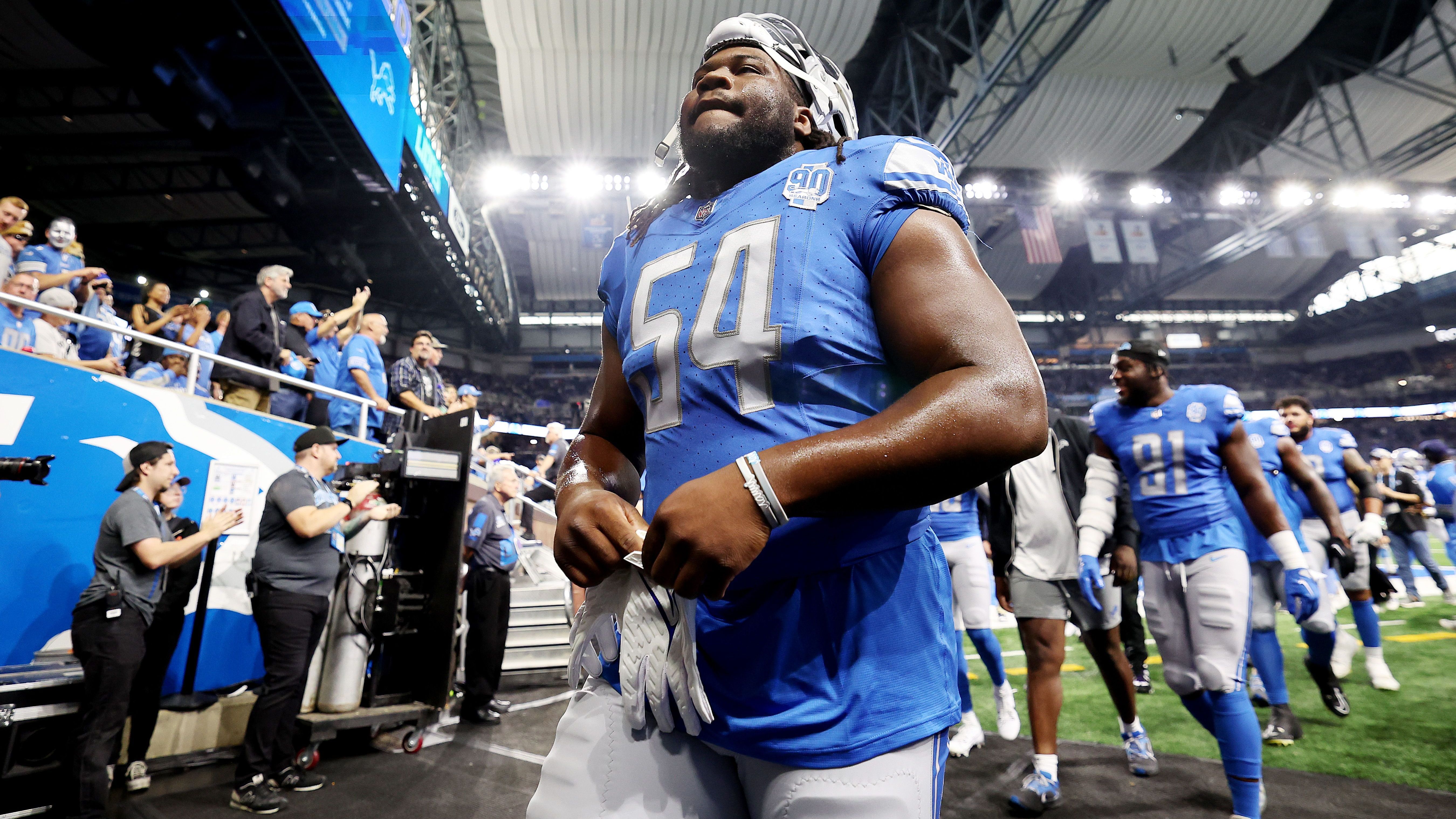 <strong>Alim McNeill (Detroit Lions)</strong><br>Wie Adam Schefter unter Berufung auf die Agenten berichtet, haben die Detroit Lions Alim McNeill mit einem neuen Vierjahresvertrag über 97 Millionen US-Dollar ausgestattet. Davon sollen 55 Millionen garantiert sein. Nach Amon-Ra St. Brown (4. Runde) und Penei Sewell (1. Runde) ist der Defensive Tackle bereits der dritte Spieler der Lions-Draft-Klasse von 2021, der einen fetten Deal unterschrieb.