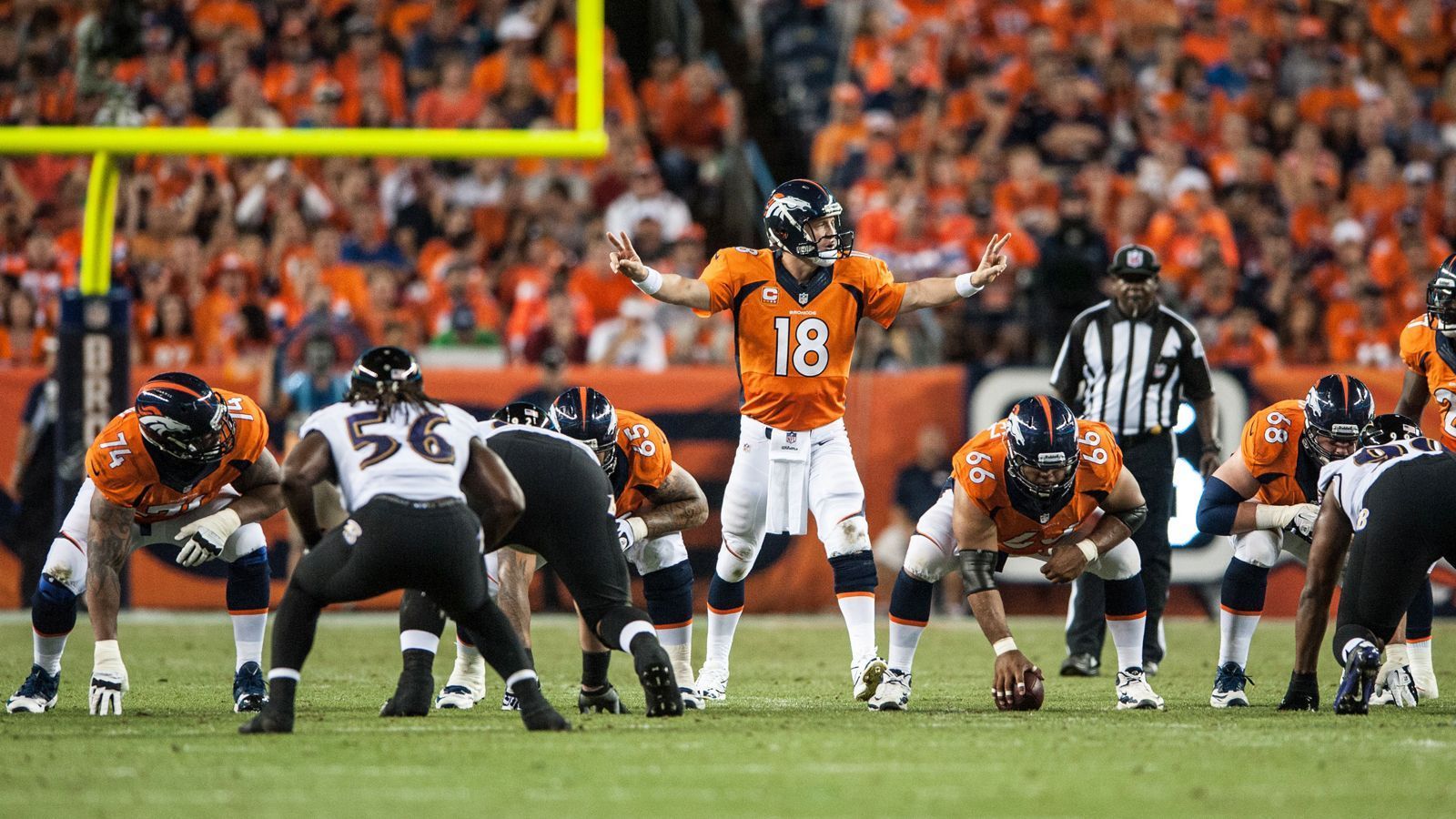 
                <strong>2013 im Sports Authority Field at Mile High: Baltimore Ravens @ Denver Broncos 27:49</strong><br>
                Der Auftakt 2013 war ein historischer, in vielerlei Hinsicht. Nicht nur trat der Super Bowl Champion aufgrund eines Spielplan-Konflikts auswärts an, historisch war auch die Klatsche die es für Headcoach John Harbaugh und sein Team gab. Mit 49:27 triumphierten die Broncos, bei denen Hall of Fame-Quarterback Peyton Manning satte sieben Touchdown-Pässe warf, bis heute Bestwert in einem Spiel.
              